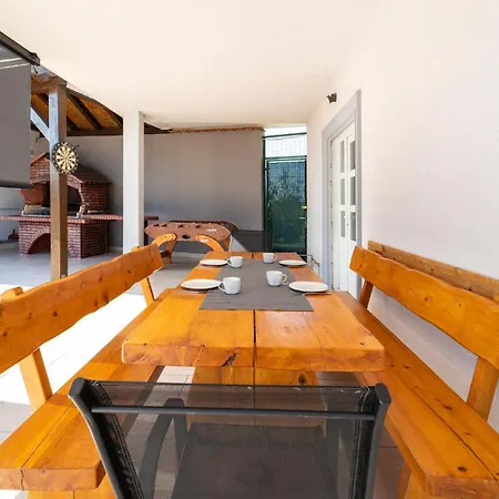Сasa de vacaciones Four-bedroom In *