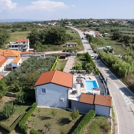 Four-bedroom In * Islam Latinski