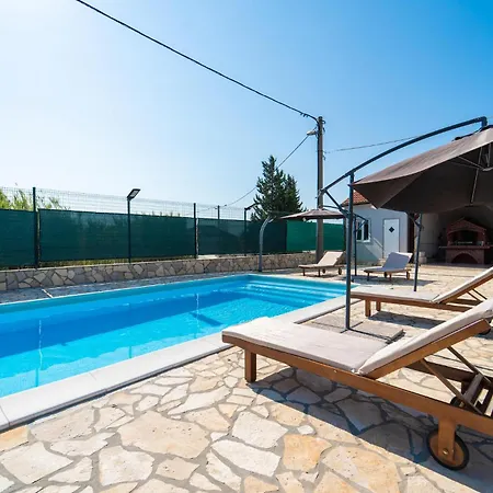 Сasa de vacaciones Four-bedroom In