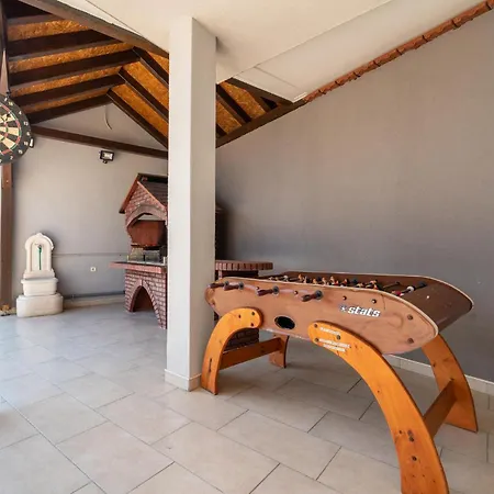 Сasa de vacaciones Four-bedroom In