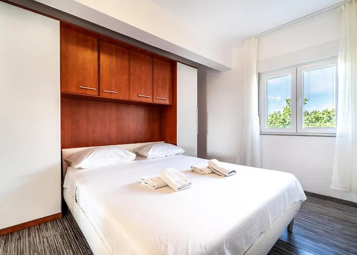Four-bedroom In Dom wakacyjny *