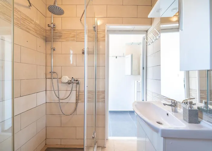 Four-bedroom In Dom wakacyjny Islam Latinski