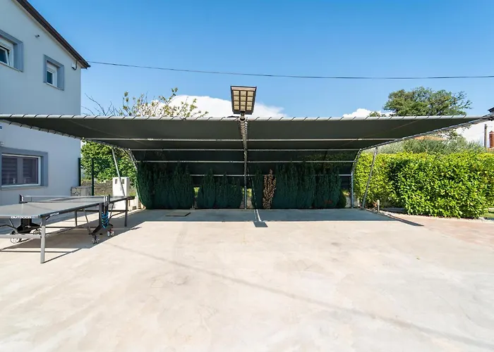 Four-bedroom In Islam Latinski