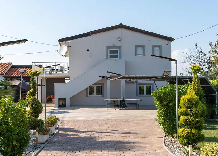 Four-bedroom In Dom wakacyjny *