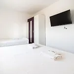 Four-bedroom In Hébergement de vacances *