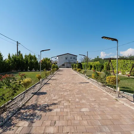 Four-bedroom In Prázdninový dům Islam Latinski