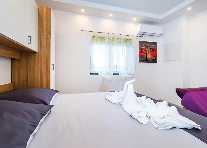 Дом отдыха Four-bedroom In *