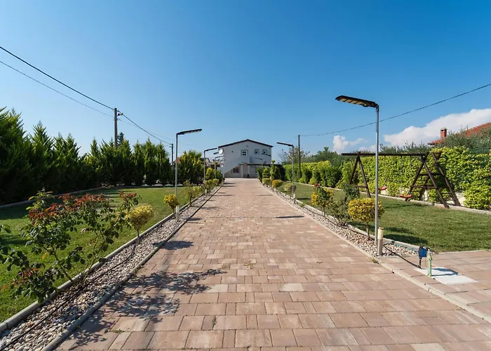 Four-bedroom In Дом отдыха Islam Latinski