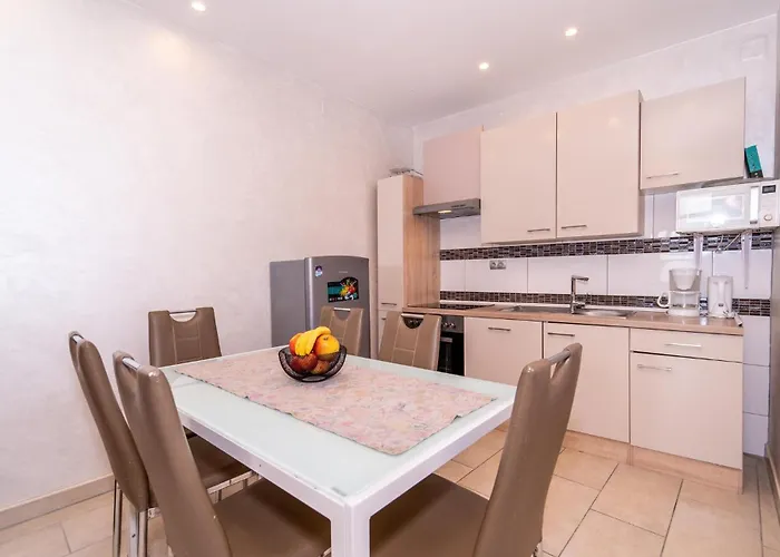 Four-bedroom In * Islam Latinski