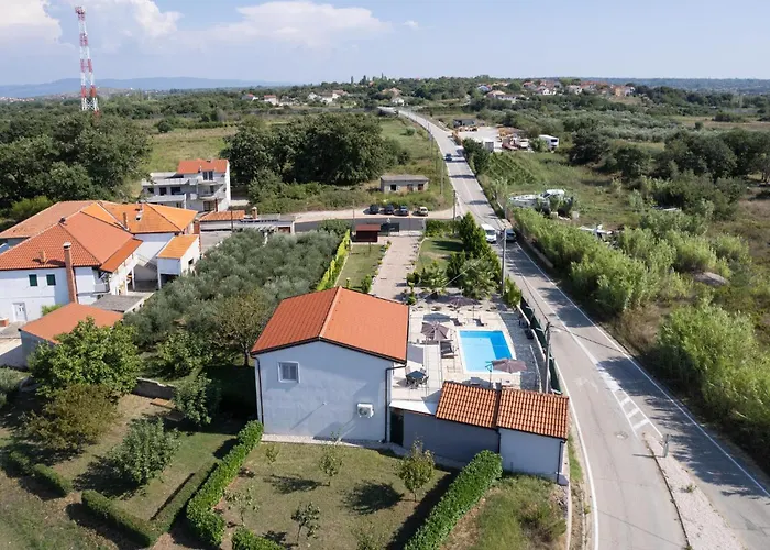 Four-bedroom In * Islam Latinski