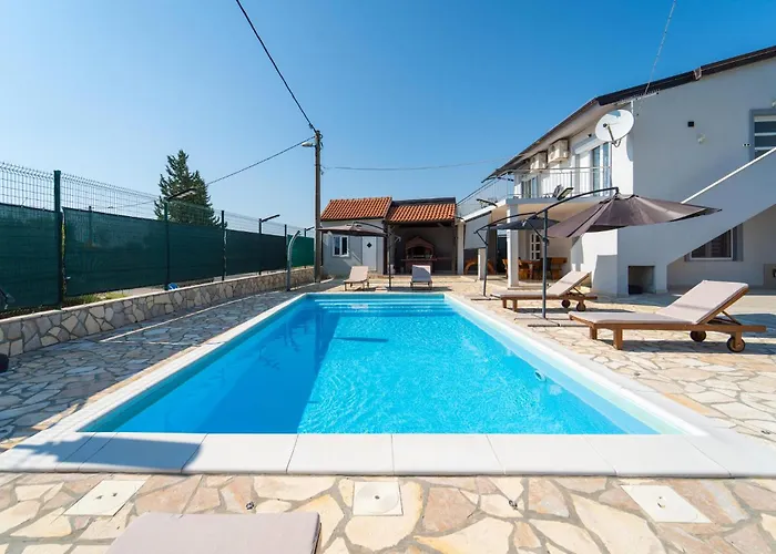 Four-bedroom In 펜션 *